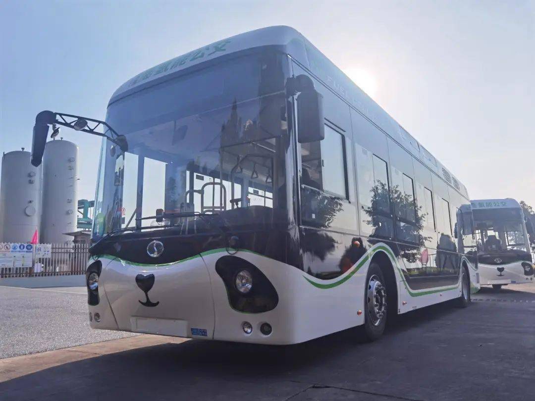 维基体育“喝氢”的公交车来啦！今日氢能源公交车正式亮相(图1)